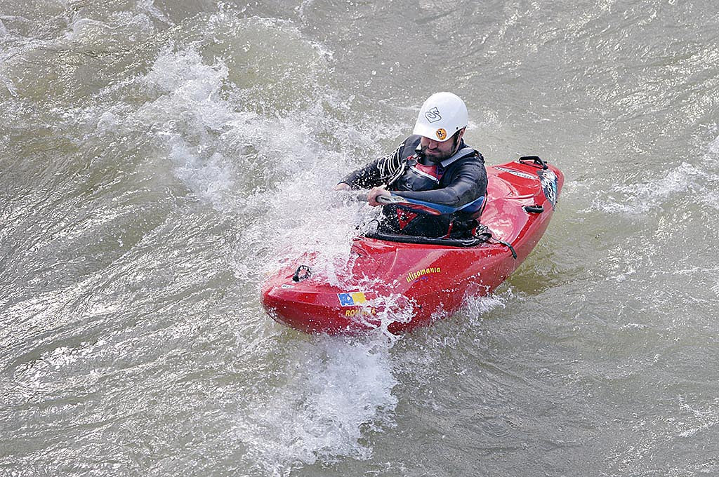 Magnum 80 Kayak
