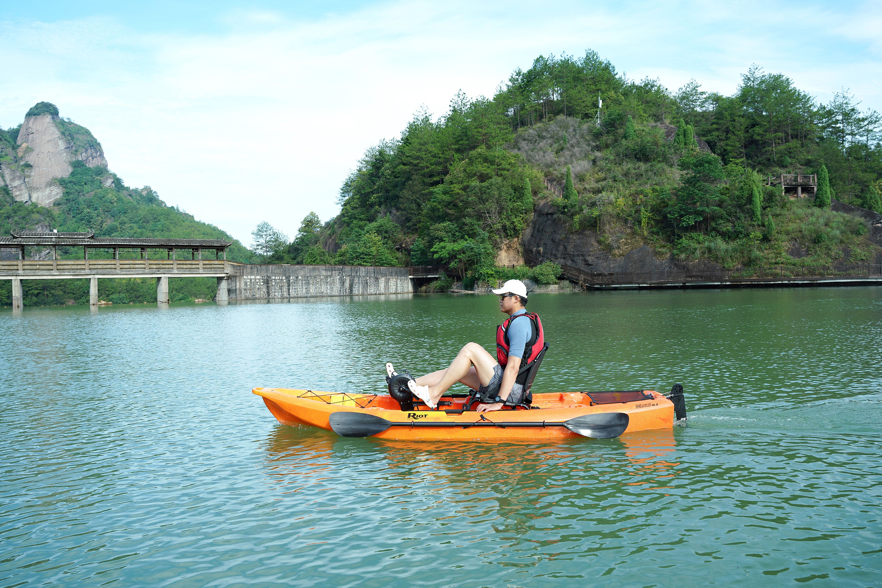 Mako 10.5 Impulse Drive Kayak